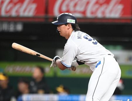 ２回、中前適時打を放った西川（撮影・園田高夫）