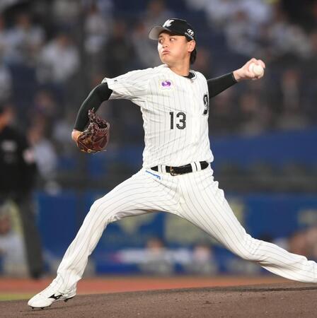 力投する毛利（撮影・開出牧）