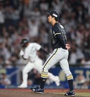 ５回、石川に勝ち越し３ランを浴びる田嶋（撮影・金田祐二）