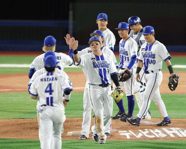 人気アイドル　ハマスタお忍び観戦