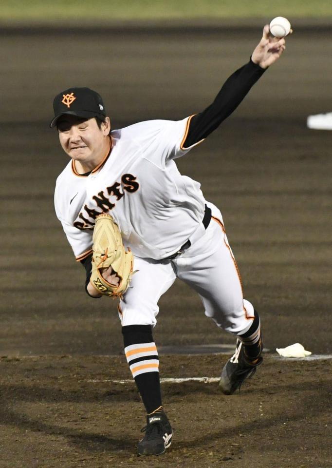 中日打線を相手に力投する竹丸（撮影・佐藤厚）