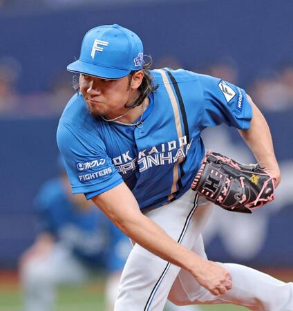 オリックス打線を相手に力投する伊藤（撮影・立川洋一郎）