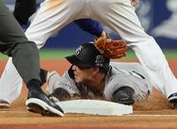 ５回、浦田の右前打で一走皆川が三塁を狙うがタッチアウト