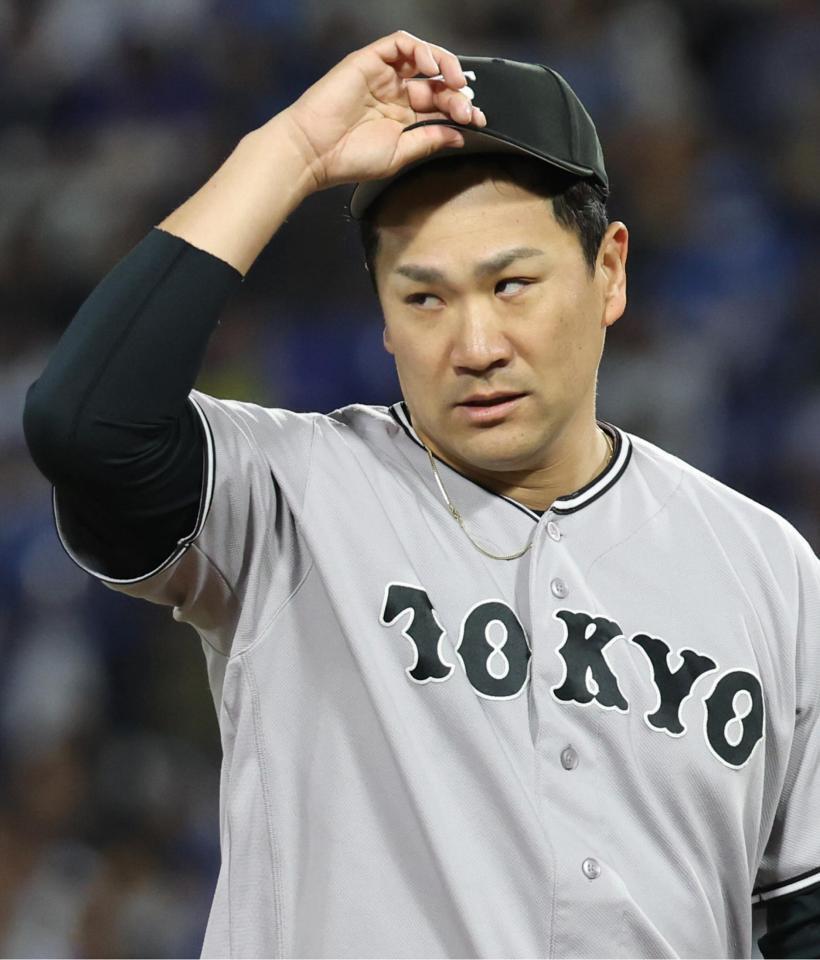 ２回を終え、ベンチに戻る田中将