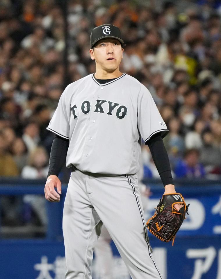 ８回、ＤｅＮＡに同点を許し、さえない表情の大勢