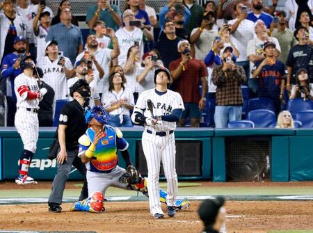 　ＷＢＣ準々決勝のベネズエラ戦の９回、遊飛に倒れて最後の打者となった大谷翔平。日本代表は逆転負けを喫し、２大会連続の優勝はならなかった＝３月１５日（共同）