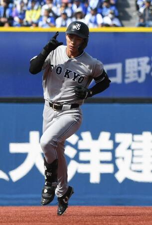 ２回、平山は左中間にプロ初本塁打を放つ（撮影・佐藤厚）
