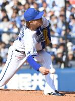 ２番手で登板し、２回３分の１を無失点に抑えた中川颯（撮影・佐藤厚）