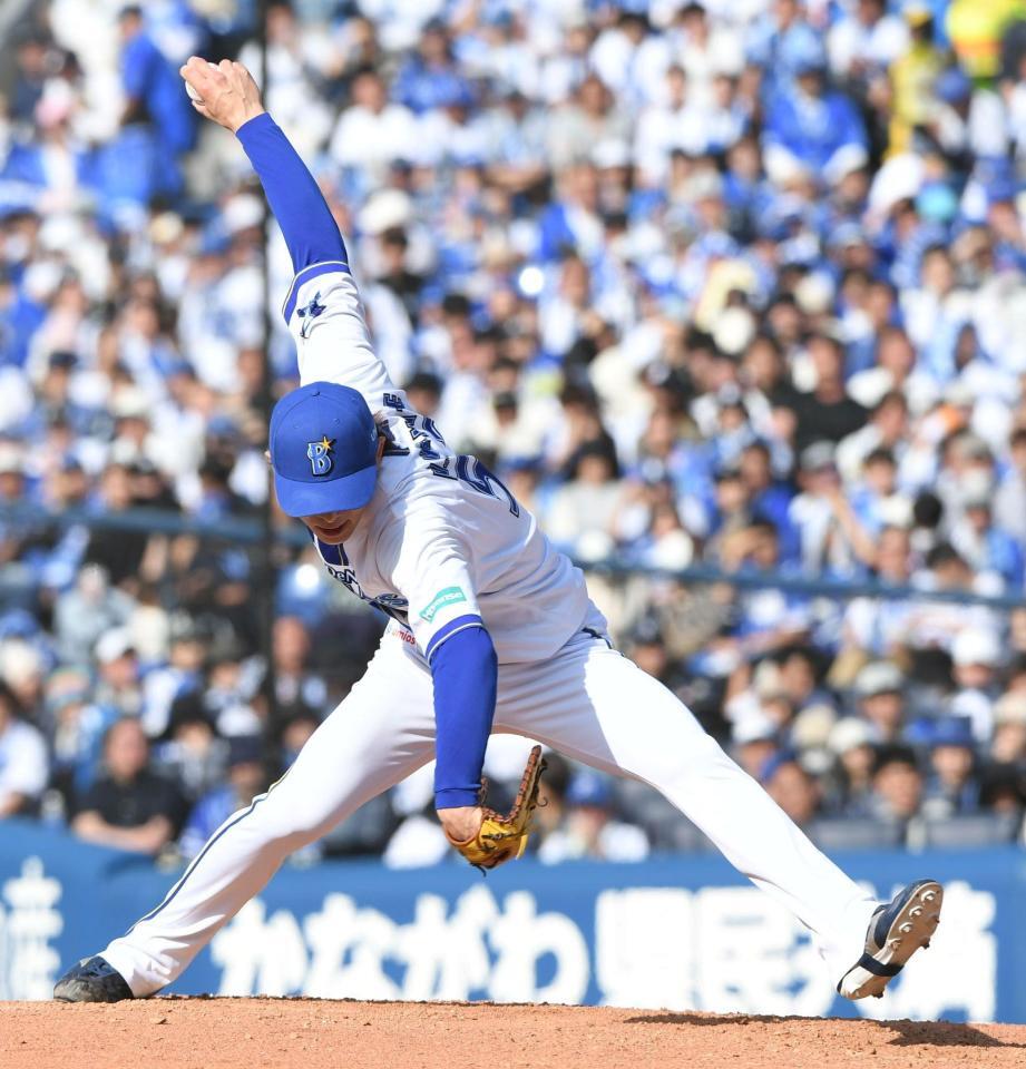 ２番手で登板し、２回３分の１を無失点に抑えた中川颯（撮影・佐藤厚）