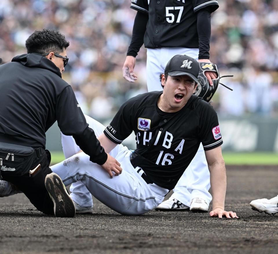 １回、痛みをこらえる種市＝２５日