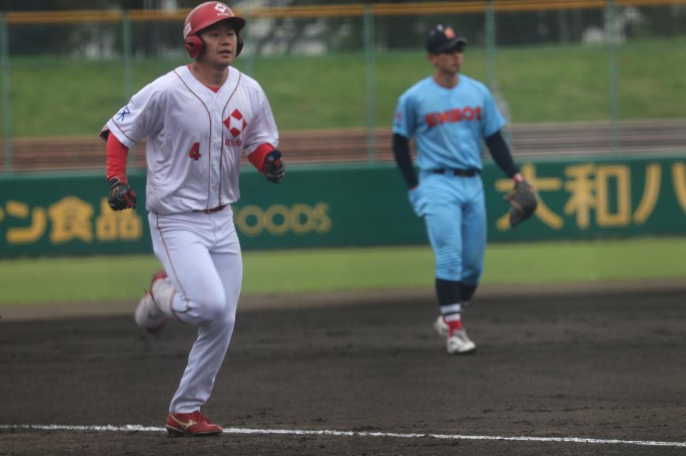 準決勝で初回先頭打者初球ホームランを放った藤原