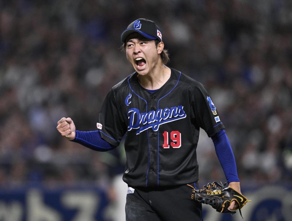 　７回、ピンチを併殺で切り抜け雄たけびを上げる高橋宏