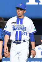 侍ジャパン 菅野智之が原辰徳氏と再会 試合前のグラウンドで 2人とも