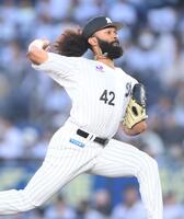 力投するジャクソン（撮影・開出牧）