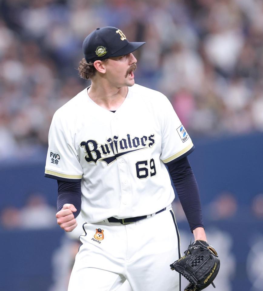 ５回、柳田を遊ゴロに打ち取ってほえるジェリー（撮影・立川洋一郎）