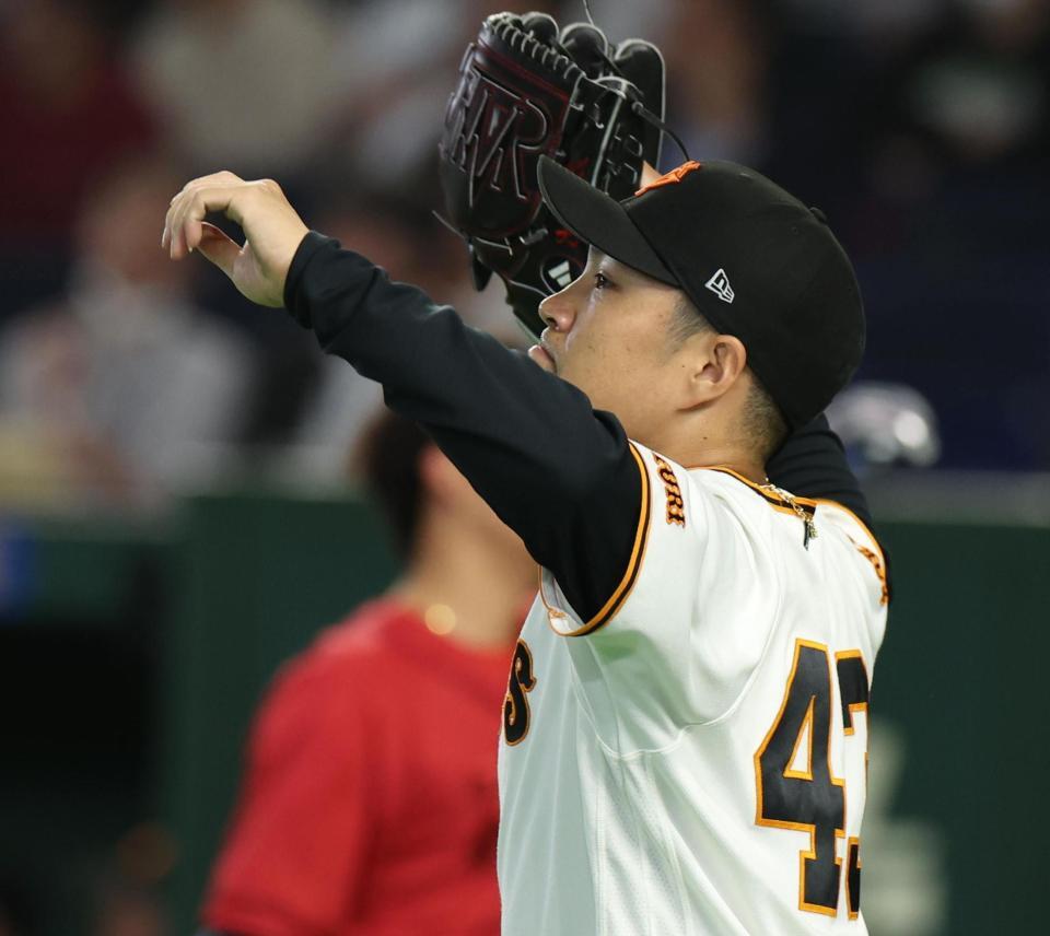 ３回、坂倉に適時二塁打を浴びた則本（撮影・佐々木彰尚）