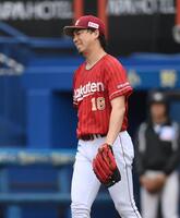 １回、寺地に先制の左犠飛を打たれ悔しさをにじませる前田健（撮影・開出牧）