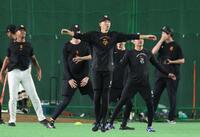 練習に合流した戸郷（撮影・佐々木彰尚）