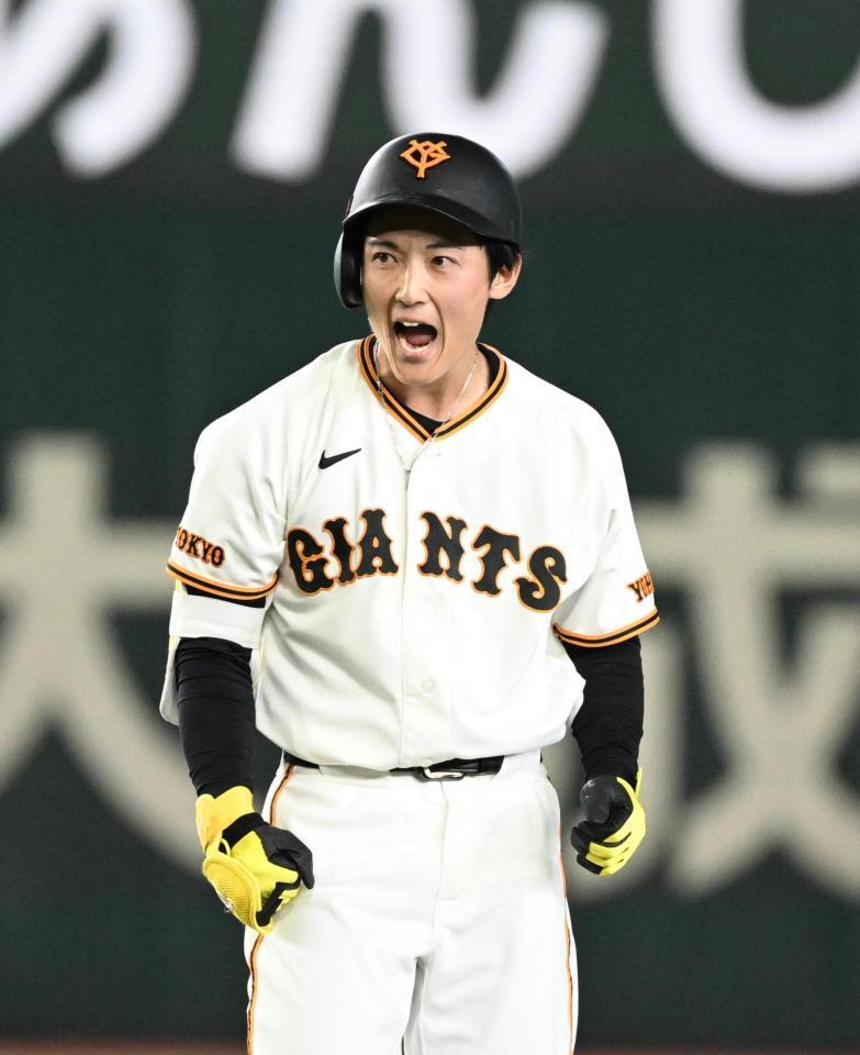 ２回、適時打を放ち雄たけびを上げる浦田