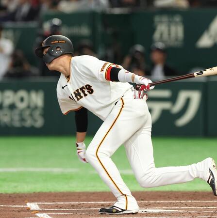 ２回、坂本は左前打を放つ（撮影・佐々木彰尚）