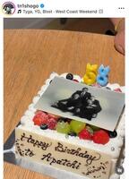 ケーキの上に家族４人ショットが。２５年８月の長男・清原正吾さんのインスタグラム＠ｔｎ１ｓｈｏｇｏより 