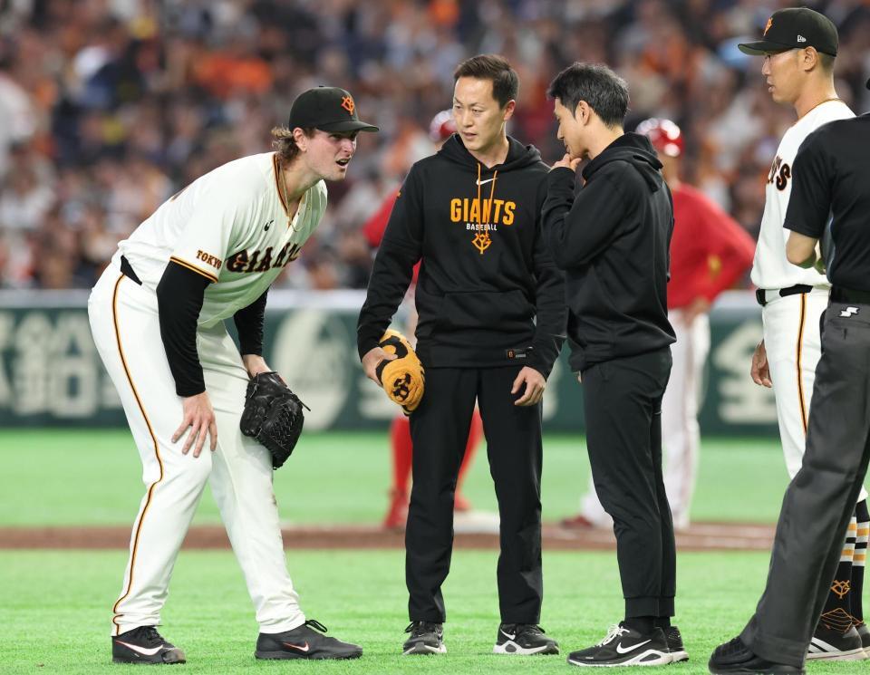 ６回、足を痛めたウィットリー（撮影・佐々木彰尚）