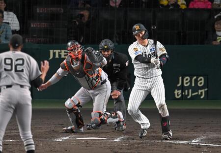 ９回、大山が空振り三振に倒れゲームセット（撮影・飯室逸平）