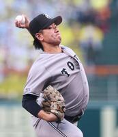 先発し力投する井上（撮影・山口登）