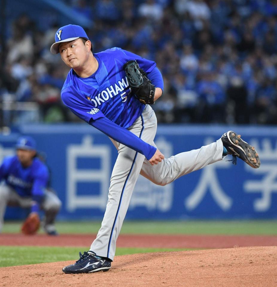 ヤクルト打線を相手に力投する石田裕（撮影・佐藤厚）