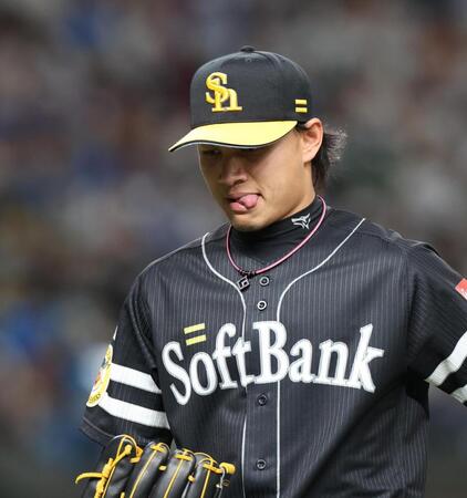 ３回を投げ終え、厳しい表情の徐若熙（撮影・佐々木彰尚）