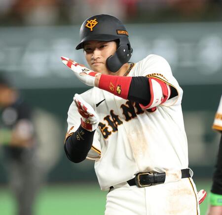 ４回、左前適時打を放った増田陸（撮影・金田祐二）