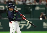 ３回、左越えに先制３ランを放つ鈴木叶（撮影・金田祐二）