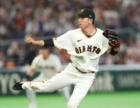 力投する戸郷（撮影・金田祐二）