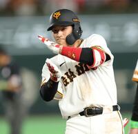 ４回、左前適時打を放った増田陸（撮影・金田祐二）