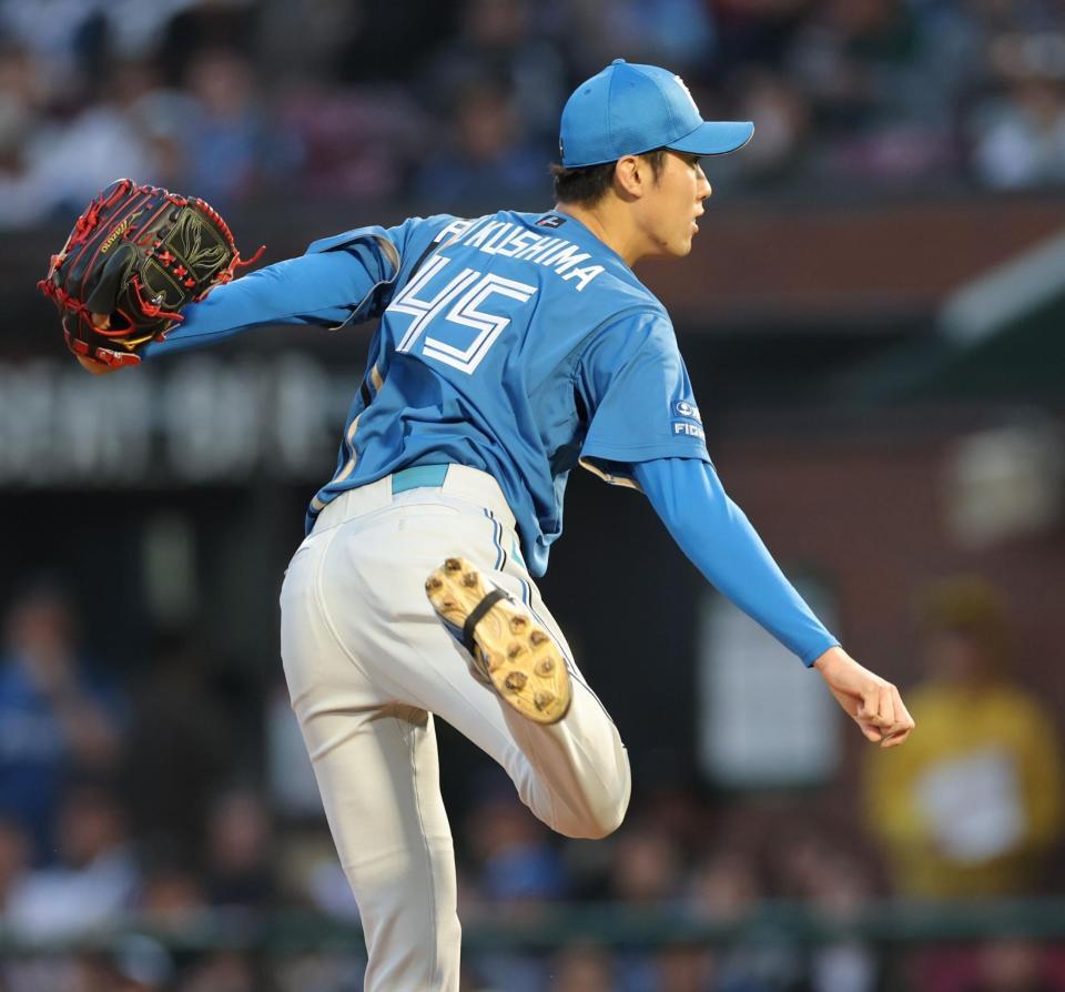 樂天打線を相手に力投する福島（撮影・西岡正）