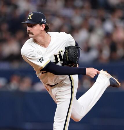 先発し力投するオリックス・ジュリー＝京セラドーム大阪（撮影・山口登）