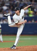 ８回、力投するオリックス・山崎颯一郎＝京セラドーム大阪（撮影・山口登）