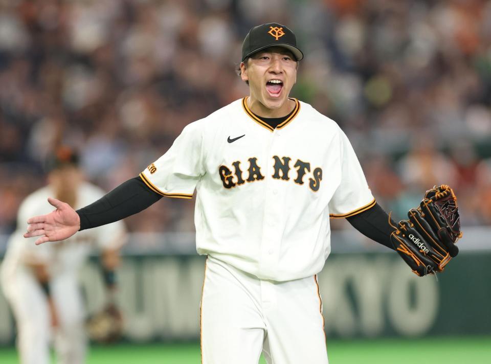 ８回、武岡を三振にしとめ雄たけびををあげる大勢（撮影・金田祐二）