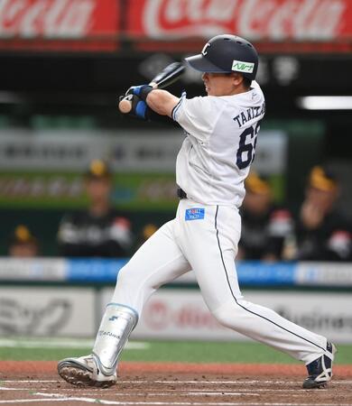 ２回、中前適時打を放つ滝沢（撮影・開出牧）