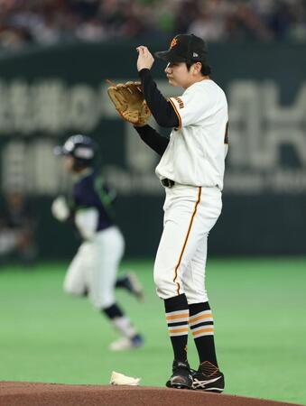 １回、並木に先頭打者本塁打を浴びる竹丸（撮影・金田祐二）