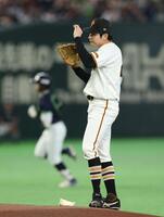 １回、並木に先頭打者本塁打を浴びる竹丸（撮影・金田祐二）