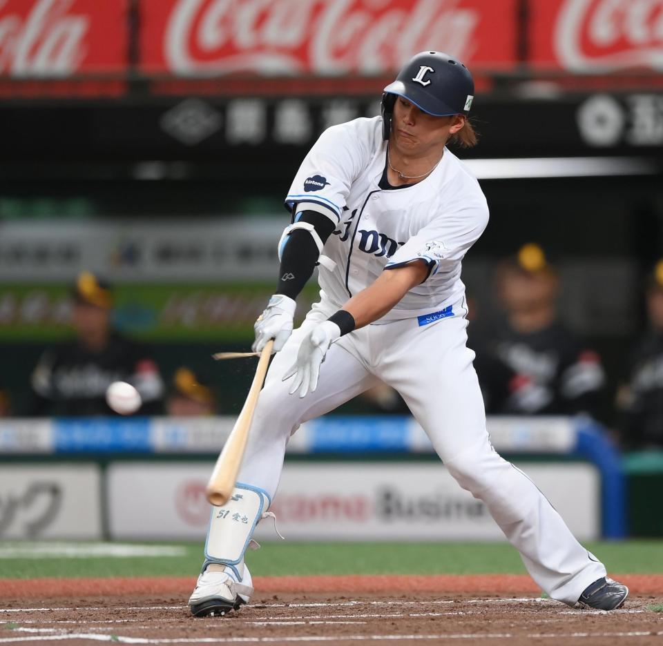２回、左前適時打を放つ西川（撮影・開出牧）