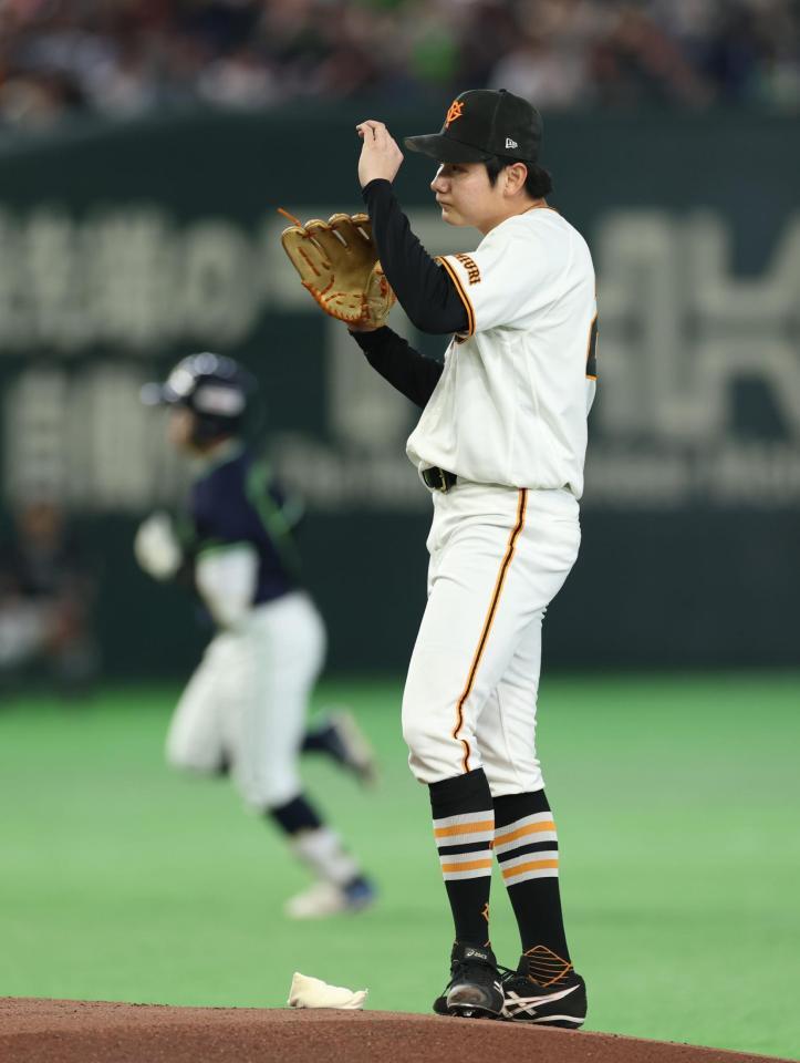１回、並木に先頭打者本塁打を浴びる竹丸（撮影・金田祐二）