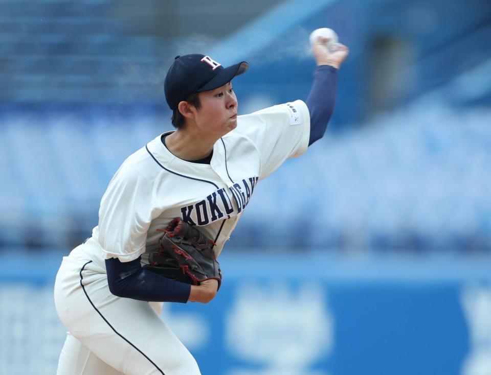 先発し力投する国学院大・中井遥次郎（撮影・石井剣太郎）