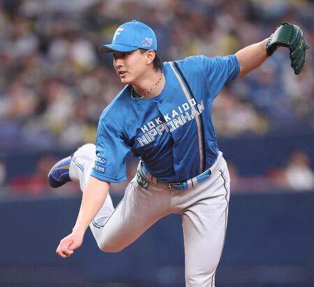 １回、力投する先発投手の達（撮影・中田匡峻）