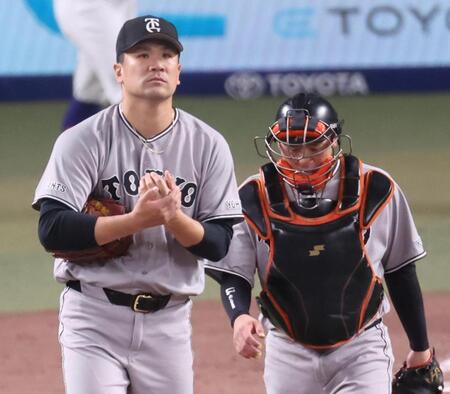 ２回裏、四球を３つで満塁のピンチを迎えた田中将、岸田のバッテリー
