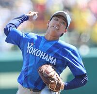 先発し、投げ込む篠木（撮影・田中太一）