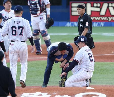１回、強襲安打を受けて降板する吉村（撮影・金田祐二）