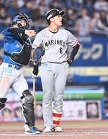 ４回、三振に倒れた西川（撮影・開出牧）
