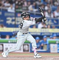 ９回、空振り三振に倒れたソト（撮影・開出牧）